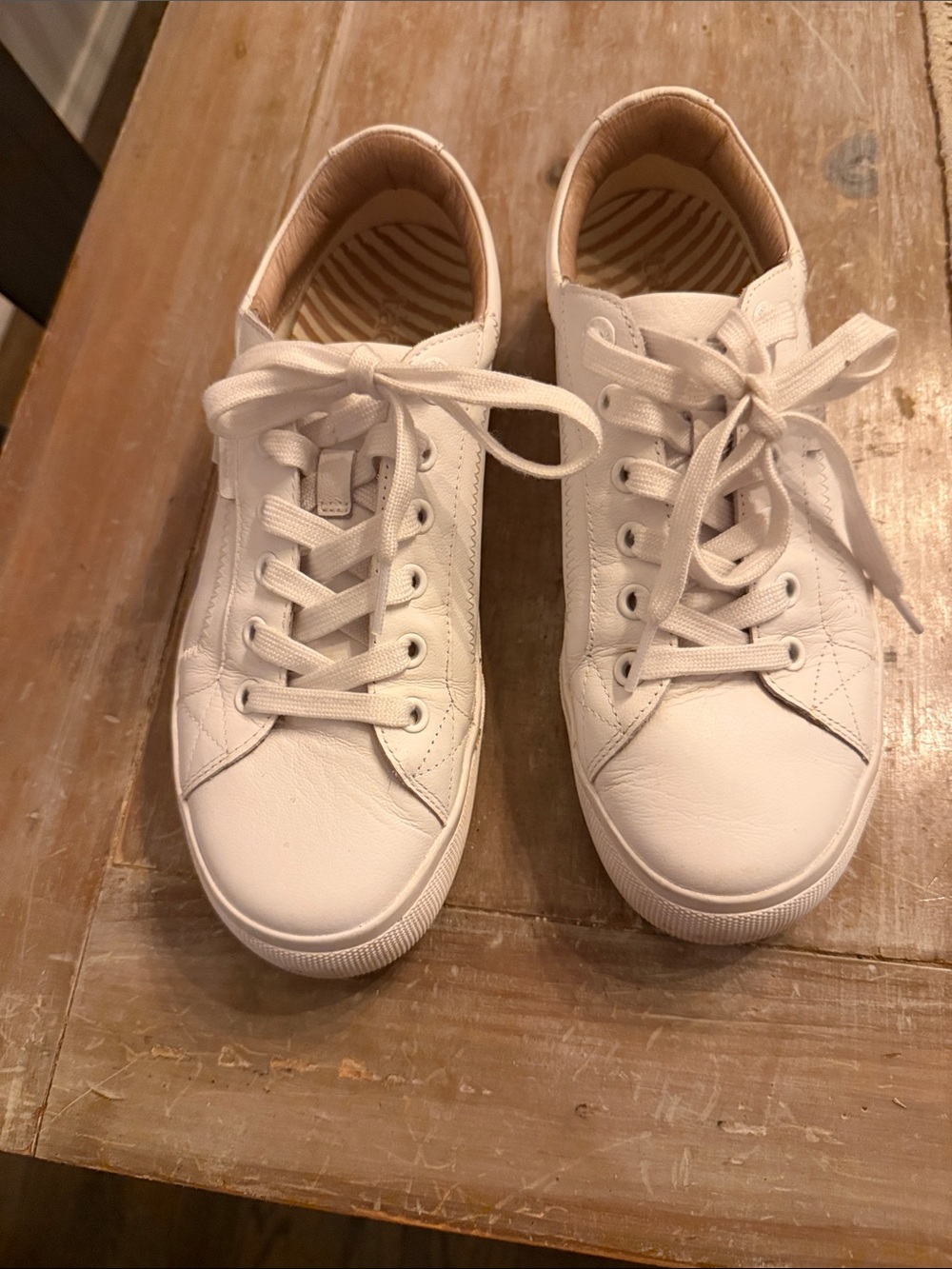 Taos Footwear Women's White Leather Lace-Up Sneakers